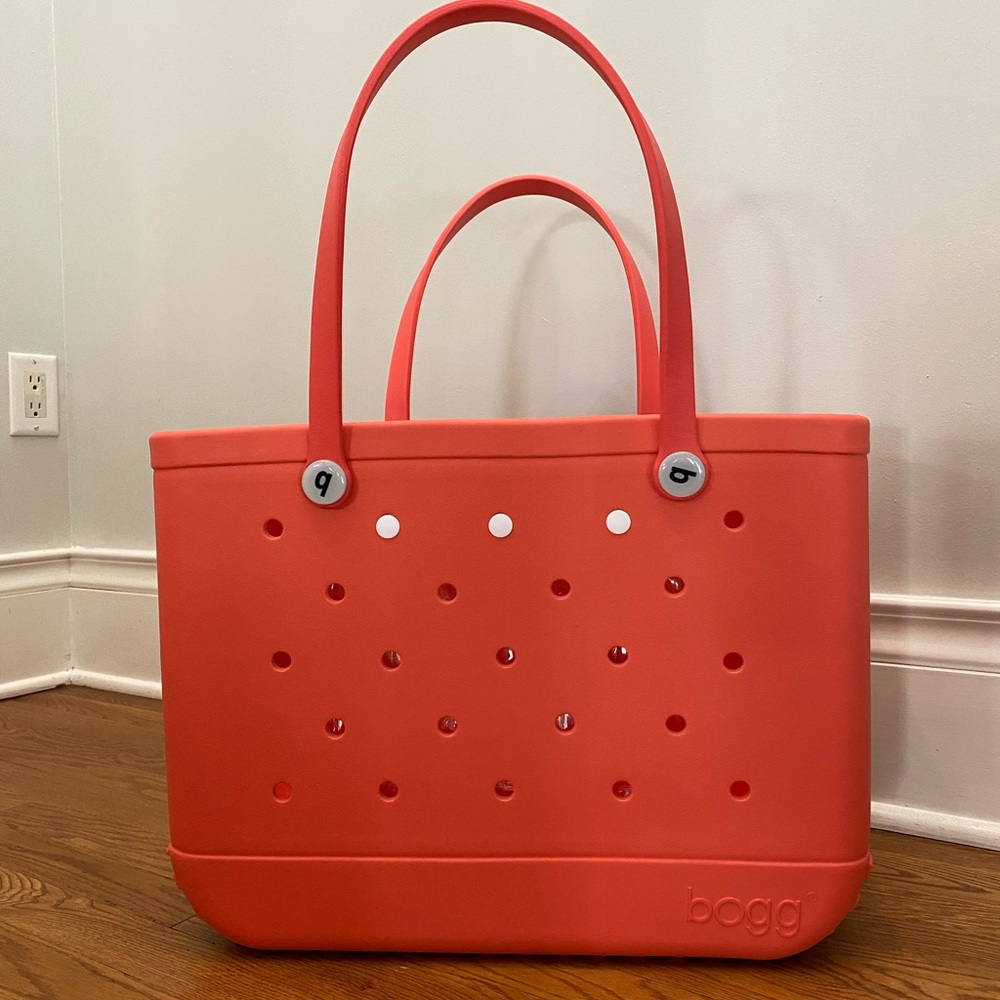 NWT Coral Bogg Bag Large